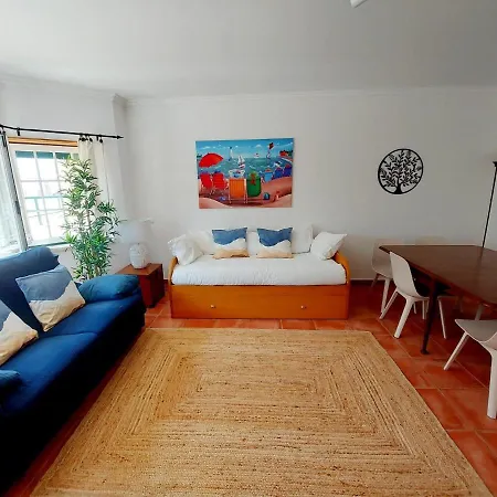 Yellow House 4*