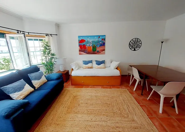 Yellow House 4*